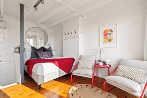 3 habitaciones, escritorio, tabla de planchar con plancha y wifi gratis 