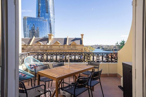 Miller's on Kent II -  Heritage house with breathtaking harbour views.