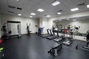 Fitness facility - Cosy 1 bedroom apartment with amazing Marina View. (Dubai)