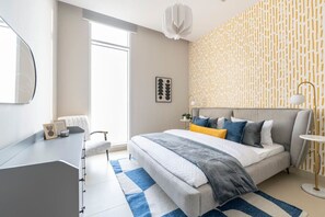 4 bedrooms, desk, iron/ironing board, WiFi