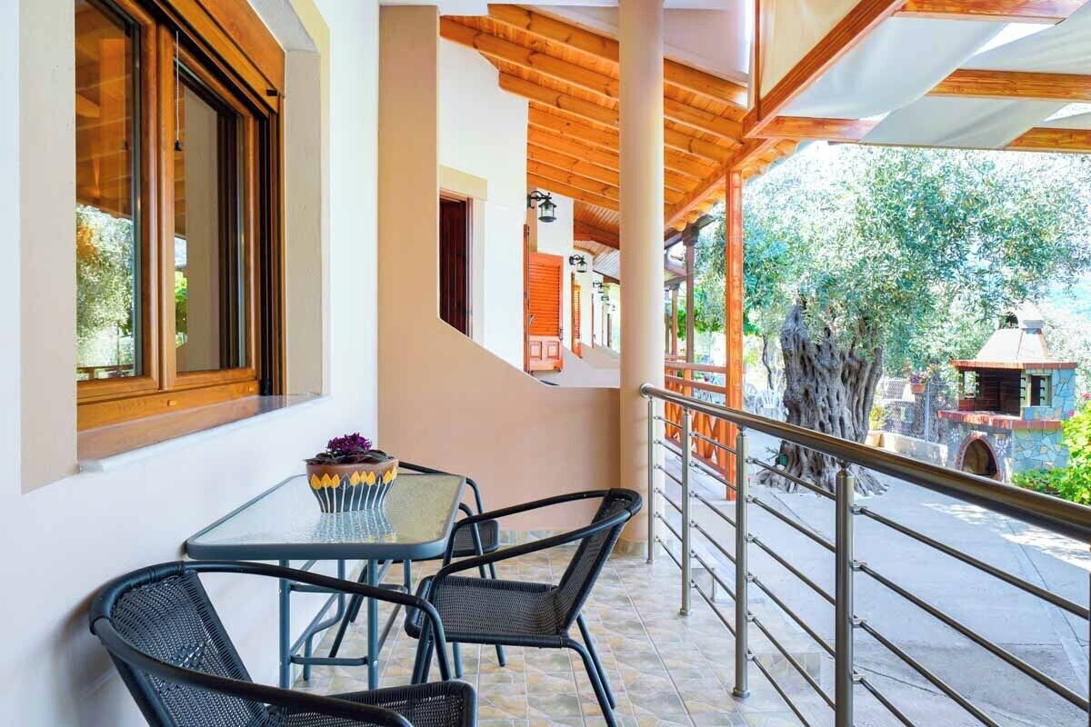 Classic-dobbeltværelse - delvis havudsigt | Terrasse/gårdhave