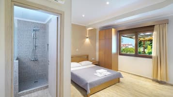 Classic Double Room, Partial Sea View | Free cribs/infant beds, free WiFi, bed sheets