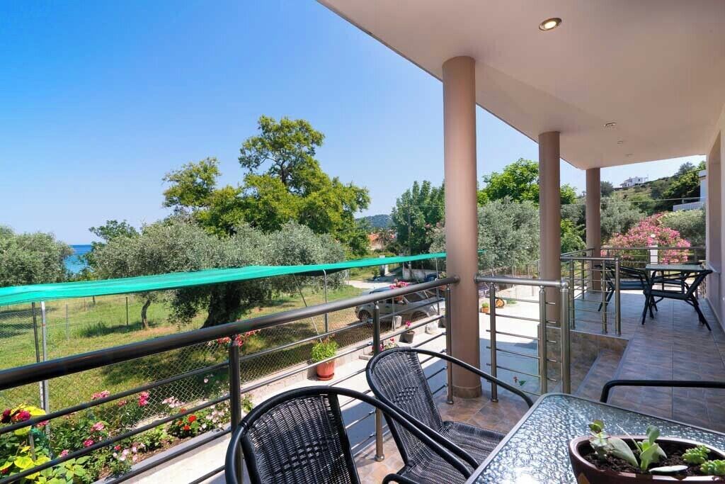 Deluxe-lejlighed - tekøkken - delvis havudsigt | Terrasse/gårdhave