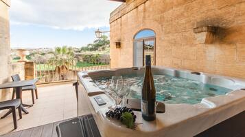 House | 5 bedrooms, Internet