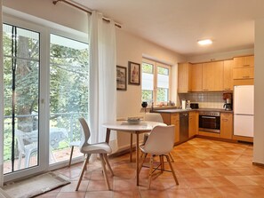 Fridge, oven, stovetop, dishwasher - Villa "tizian" Wohnung 5 (Sassnitz)