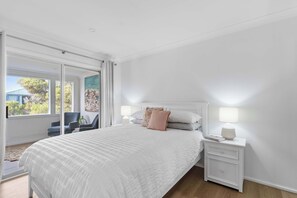 5 habitaciones, tabla de planchar con plancha, wifi y ropa de cama 
