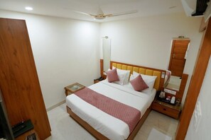 Luxury Room, City View | Desk, free WiFi, bed sheets - Hotel Heera Residency - Bhopal (Bhopal)