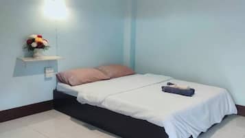 Chambre, vue colline