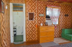 Traditional Double or Twin Room, Garden View | Bathroom - Titanic's Nipa Huts by Hiverooms (Moalboal)