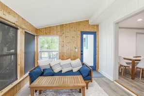 Smart TV, fireplace, video games, ping pong