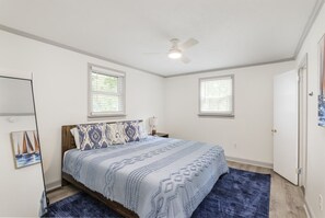 2 bedrooms, iron/ironing board, free WiFi, bed sheets