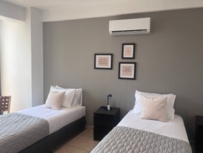 ลักซ์ชัวรี่อพาร์ท��เมนท์, วิวเมือง | 1 ห้องนอน, ผ้าม่านกันแสง, เตารีด/โต๊ะรีดผ้า, Wi-Fi ฟรี