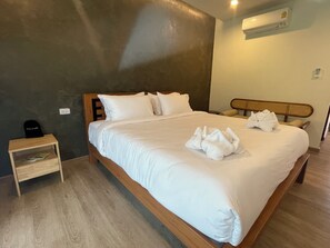 Deluxe Double Room, 1 King Bed, Balcony, Mountain View | Premium bedding, memory-foam beds, free WiFi, bed sheets - DOI LUANG SCENE (Chiang Dao)