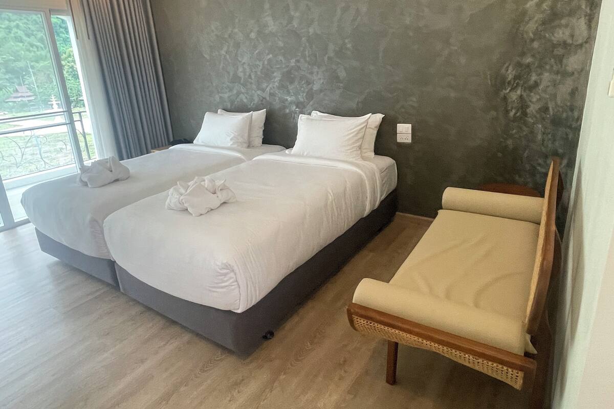 豪華雙床房, 露台, 山景 | 高級寢具、記憶棉床墊、免費 Wi-Fi、床單