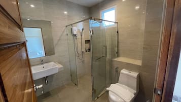 Deluxe Double Room, 1 King Bed, Balcony, Mountain View | Bathroom | Shower, free toiletries, hair dryer, soap