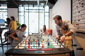 Zona de jocs infantil: coberta