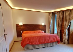 1 室のベッドルーム、アイロン / アイロン台、WiFi、ベッドシーツ