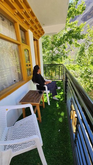 Deluxe Room, Mountain View | Balcony - Hotel Gangchen Tabo (Spiti)