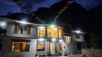 Depan hartanah