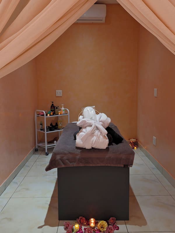 Sauna, Dampfbad, Türkisches Bad/Hamam, Körperbehandlungen, Schlammbad