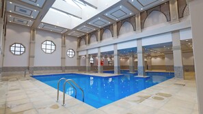 Piscine couverte, piscine extérieure