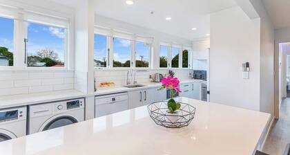 Ellerslie 3BR House | Fresh Reno | Zodiak Stays