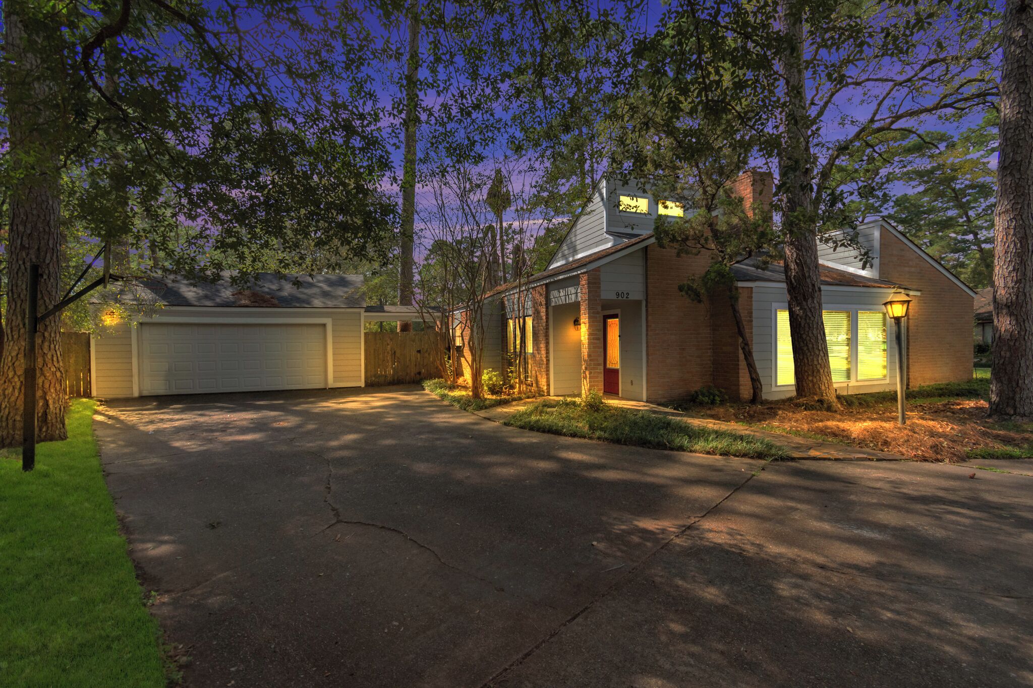 6-Bedroom Retreat, Pool & Spa: 25 Min Downtown GB