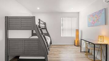 2 bedrooms, desk, iron/ironing board, WiFi