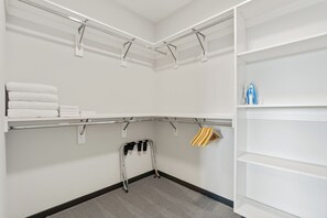 行政公寓 | 办公桌、笔记本电脑工作区、熨斗/熨衣板、免费 WiFi
