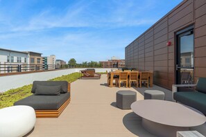 Rooftop terrace - CozySuites at Block20 (Indianapolis)