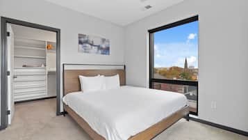 Deluxe Apartment | 1 bedroom, desk, laptop workspace, iron/ironing board