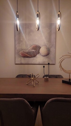 Dining room - Modern Elegant Apt in Glyfada w Balcony (Glyfada)