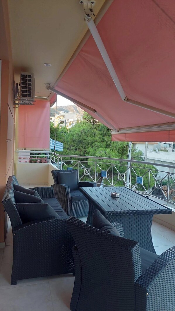 Balcony - Modern Elegant Apt in Glyfada w Balcony (Glyfada)