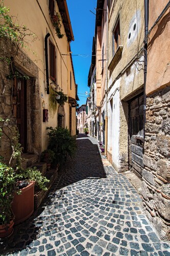 Cozy Apartment in the Historic Heart of Trevignano Romano