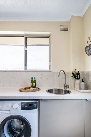 Interior - Rosehill Retreat Near Parramatta with Parking (Rosehill)