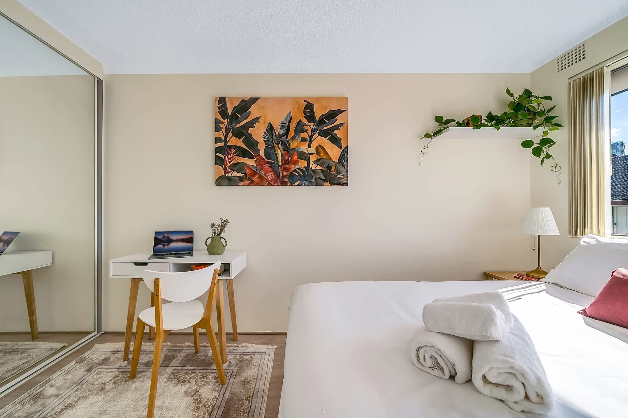 2 bedrooms, desk, iron/ironing board, WiFi