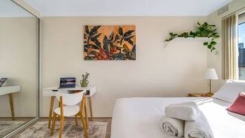 2 bedrooms, desk, iron/ironing board, WiFi