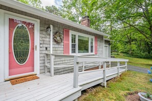Terrace/patio - A Change of Pace: Relaxing Orleans Getaway (Orleans)