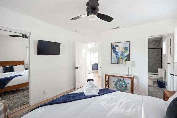 4 chambres, fer et planche à repasser, lit parapluie, Wi-Fi