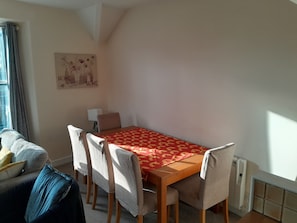 Apartment | Dining - Hi Ho Steps Bowness On Windermere Apartment (Windermere)