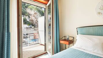 Appartement Ville, 2 chambres, vue ville | Wi-Fi gratuit, draps fournis