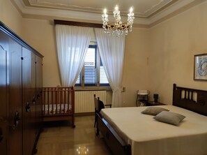 3 Schlafzimmer, Bügeleisen/Bügelbrett, WLAN, Bettwäsche