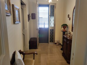 Interior - in english (Galatone)