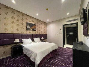 Basic Double or Twin Room, City View | In-room safe, desk, laptop workspace, blackout drapes - Snood Al Baraka (Makkah)