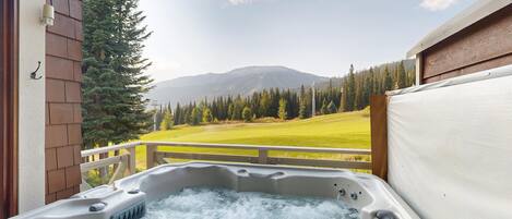 Tina de hidromasaje al aire libre