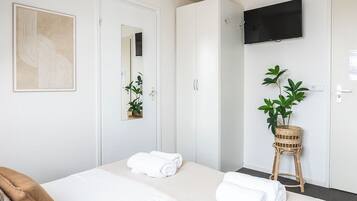 1 bedroom, free WiFi, bed sheets