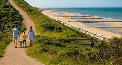 Relax in our stylish sea-view suite, perfect for two. Just steps from the beach, it offers a peaceful and romantic coastal escape in Zoutelande.