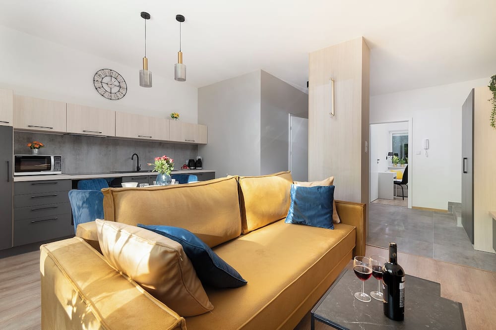 EASY RENT Apartments- KOSMOS