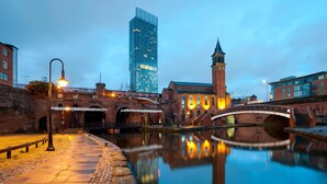 Apartment | Bathroom | Shower, towels - Manchester City Centre (Manchester)