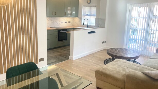 Apartment | Dining - Manchester City Centre (Manchester)